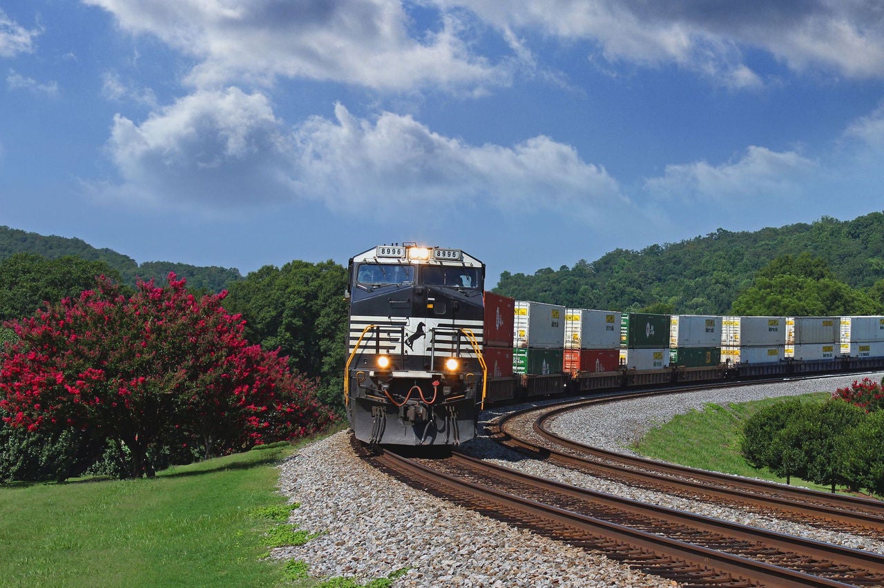 Norfolk Southern Intermodal Train – Cramerton Curve; Cramerton, North Carolina