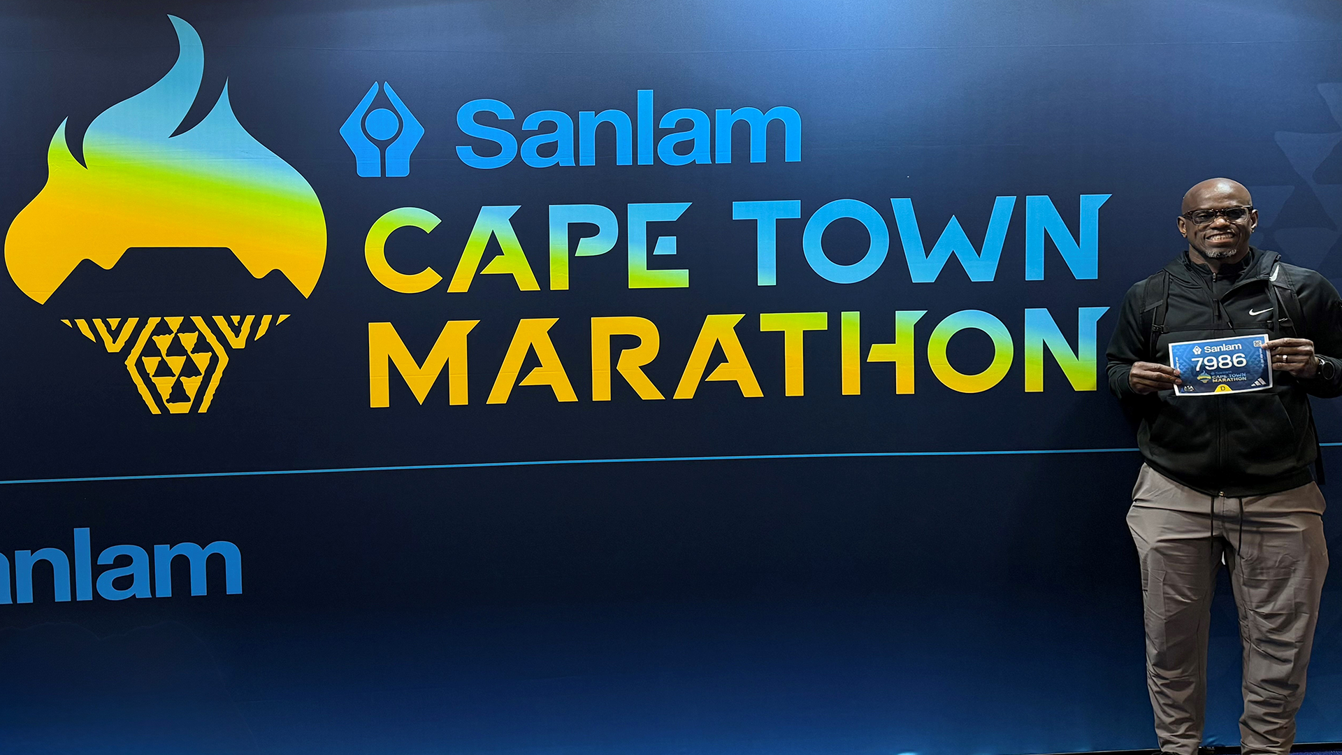 Neville holding bib for Cape Town Marathon