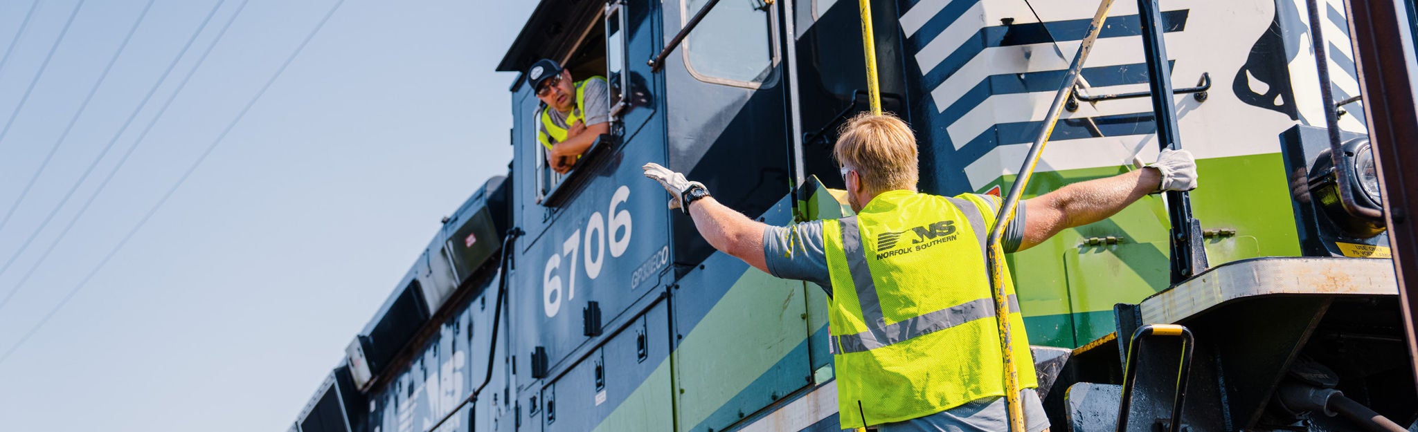 Norfolk Southern craftworkers on eco engine