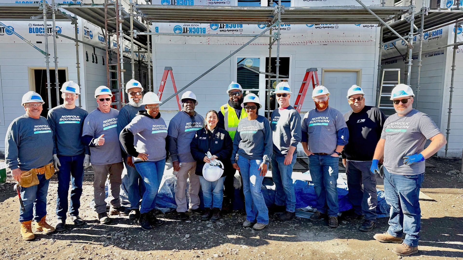 Norfolk Southern railroaders volunteering in Chicago