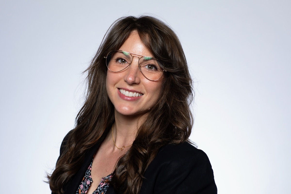 Emily Murray headshot