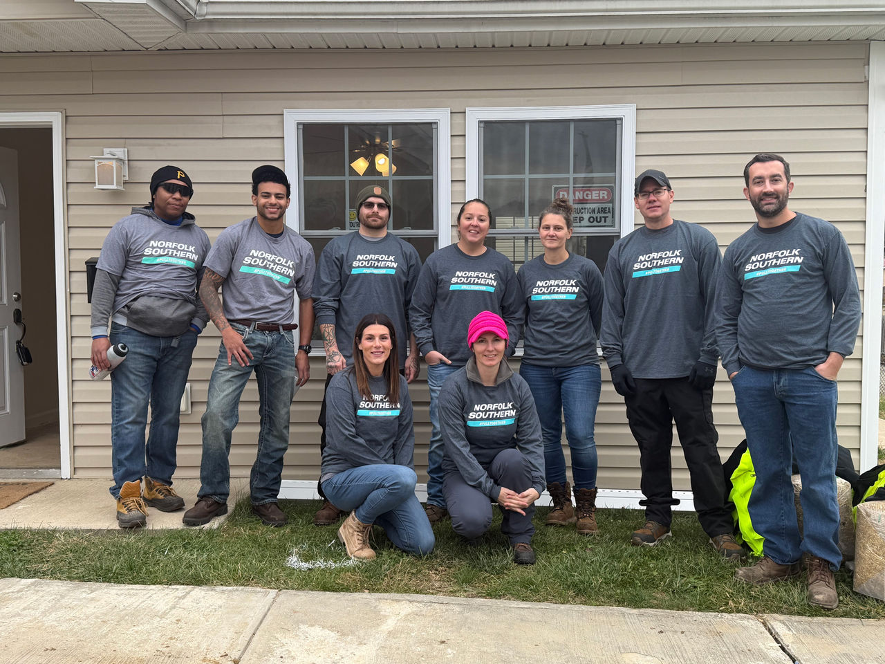 Group photo of NS volunteers in Pittsburgh